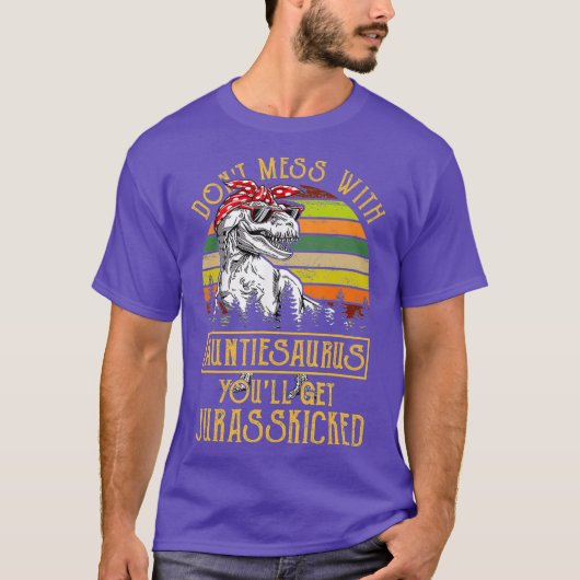 アンティエサウルスに手を出すな、痛い目にあうぞ Tシャツ (正面)