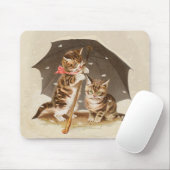 アンティークな猫のアート作品: 傘の下のビンテージな子猫 マウスパッド (マウス)