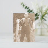 アンティークの写真の男が大きな魚を持って ポストカード (スタンド正面)