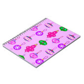 アンティークオーナメントのピンク、ティール(緑がかった色)、蘭のパターン ノートブック (左側)