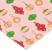 アンティークオーナメントパターン（赤、緑、ピンク） テーブルクロス (アングル)