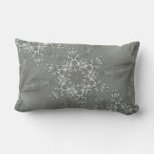 アンティークシルバーグレイ装飾カレイドスペクタクル ランバークッション (裏面)