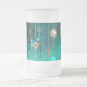 アンティークスケルトン鍵の緑の背景 フロストグラスビールジョッキ (中央)