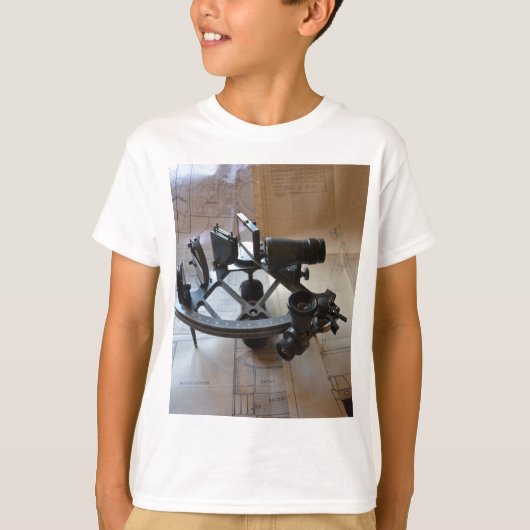 アンティークセクスタント Tシャツ (正面)