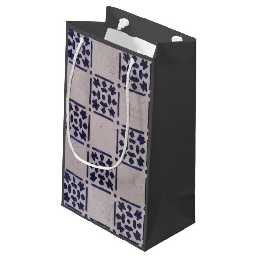 アンティークデルフトタイル青：クラシックオランダアートパターン スモールペーパーバッグ (裏面アングル)