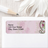 アンティークピンクローズティーカップオンマウーブ ラベル (インサイチュ)