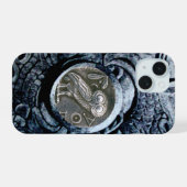 アンティークフクロウ iPhone 15ケース (裏面横)