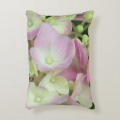 アンティークホワイト&ダスティピンクアジサイ花びら アクセントクッション (正面(垂直))