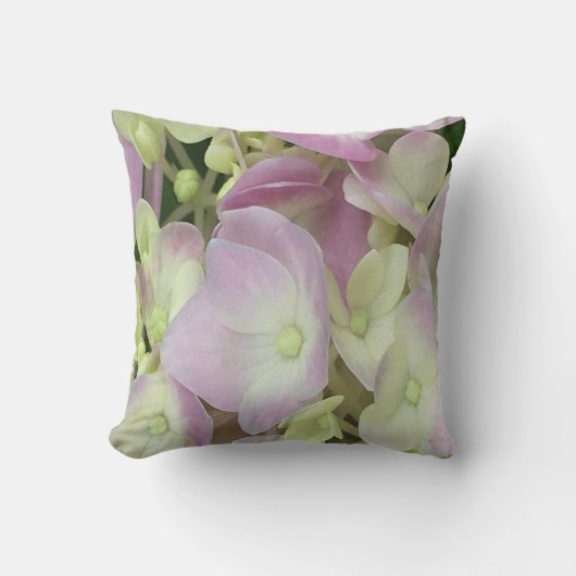 アンティークホワイト&ダスティピンクアジサイ花びら クッション (正面)