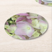 アンティークホワイト&ダスティピンクアジサイ花びら ラウンドペーパーコースター (アングル)