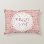 アンティークレタリングレースドイパーソナライズされたリー アクセントクッション (正面)