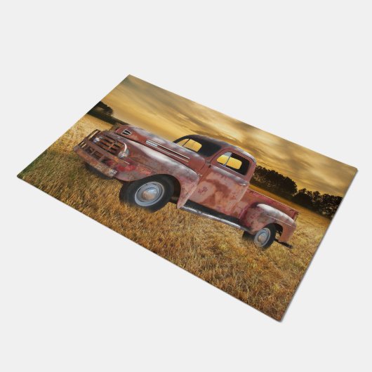 アンティークレッドトラックファームフィールド ドアマット (アングル)