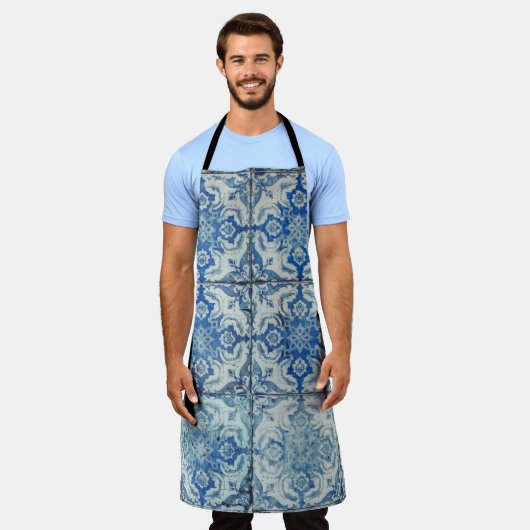 アンティークヴィンテージポルトガルのタイル模様 – Azulejo エプロン (着用した状態)