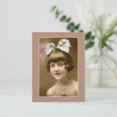 アンティーク写真1920sの女の子とヘアボウ ポストカード (スタンド正面)