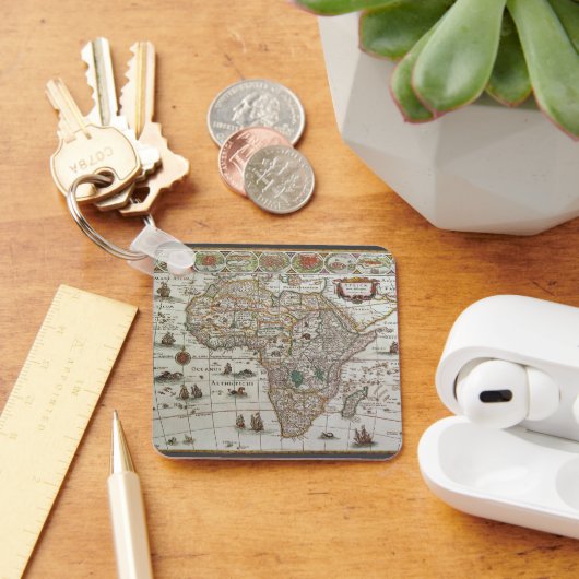 アンティーク旧世界地図アフリカbyブラウ， c.1635 キーホルダー (デスク)