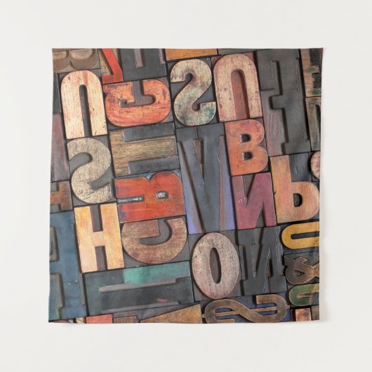 アンティーク版の印刷ブロックにカラーのインクパティを付ける タペストリー (正面(横))