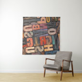 アンティーク版の印刷ブロックにカラーのインクパティを付ける タペストリー (インサイチュ)