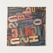 アンティーク版の印刷ブロックにカラーのインクパティを付ける タペストリー (正面)