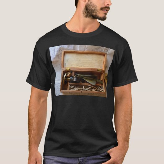 アンティーク船の航海日誌 Tシャツ (正面)