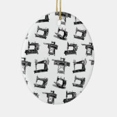 アンティーク裁縫マシカスタムン背景色 セラミックオーナメント (右)