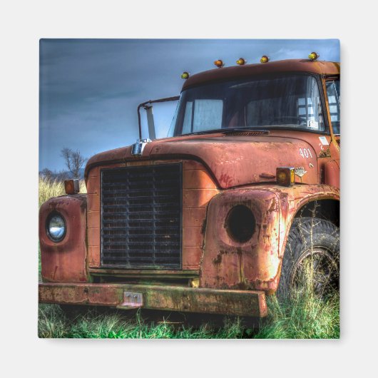 アンティーク赤国際的ピックアップトラック マグネット (正面)