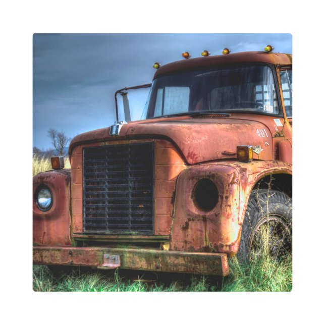 アンティーク赤国際的ピックアップトラック メタルプリント (正面)