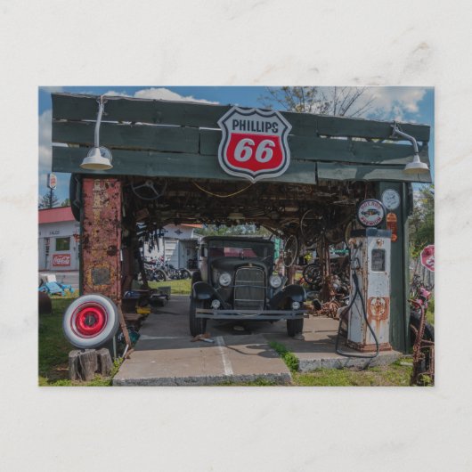 アンティーク車とポンプ ポストカード (正面)