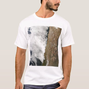 アンデス山の衛星眺め Tシャツ