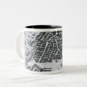 アントワープ1598年の地図 ツートーンマグカップ (正面左)