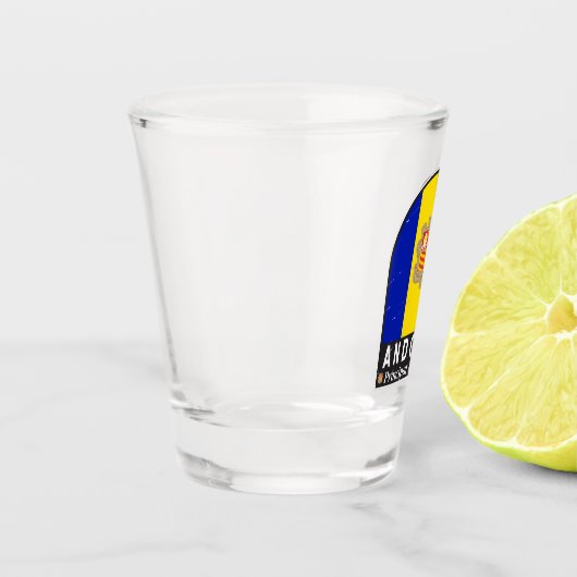 アンドラ国旗のエンブレム動揺してヴィンテージ ショットグラス (左)