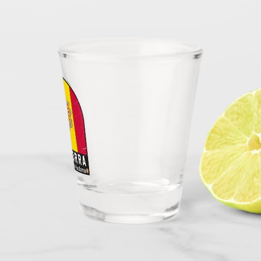 アンドラ国旗のエンブレム動揺してヴィンテージ ショットグラス (右)