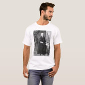 アンドリューミラー著刻まれるJonathan Swift 1743年 Tシャツ (正面フル)