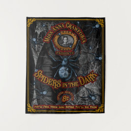 『アンナ・クロフォビアのクモの暗いサイドショー』 タペストリー