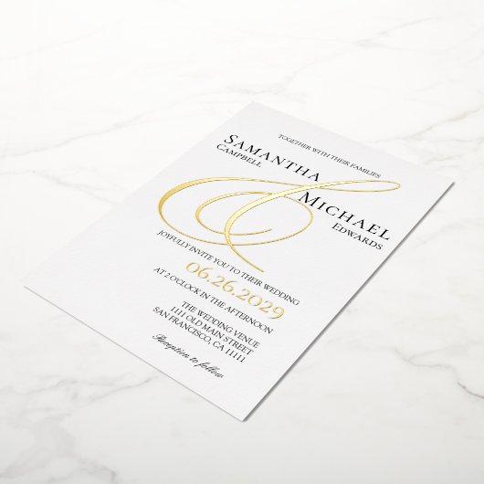 アンパサンドエレガント金ゴールドと白モダン結婚の 箔招待状 (回転した状態)