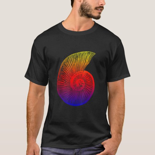 アンモナイトレッドブルーイエロー化石デザイン Tシャツ (正面)
