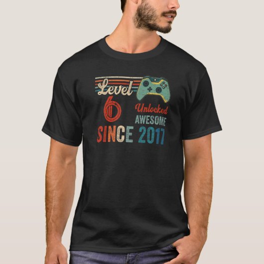 アンロックされたレベル6誕生日6年古いビデオゲーム社 Tシャツ (正面)