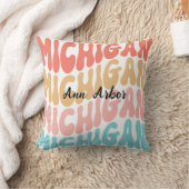 アン・アーバー、ミシガン枕の繰り返し虹 クッション (ブランケット)