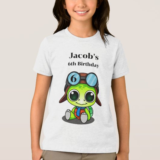アヴィエーターハットのかわいい漫画の亀誕生日 トライブレンドTシャツ (正面)