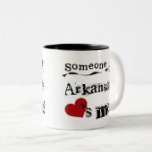 アーカンソーの誰かは私を愛します ツートーンマグカップ (正面右)