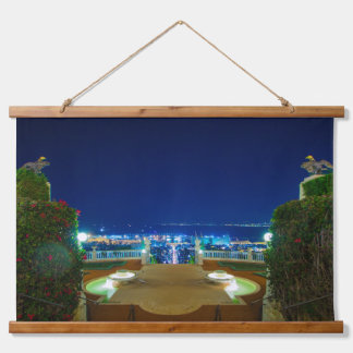 アークのバハイのテラスから眺める。 吊り下げ型タペストリー