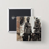 アーサーのマクシミリアンの墓からの彫像王 缶バッジ (正面&裏面)