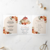 アースカラーのオレンジ色の花とパンプキンがモダンな結婚式の招待状 三つ折り招待状 (内部)