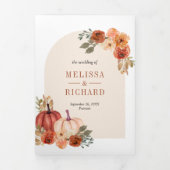 アースカラーのオレンジ色の花とパンプキンがモダンな結婚式の招待状 三つ折り招待状 (カバー)
