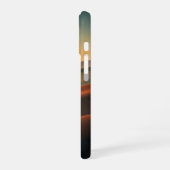 アースカラーのヴィンテージ・バレー iPhone 16ケース (左側面)