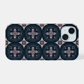 アースカラーの花柄の幾何学タイル iPhone 15ケース (裏面横)