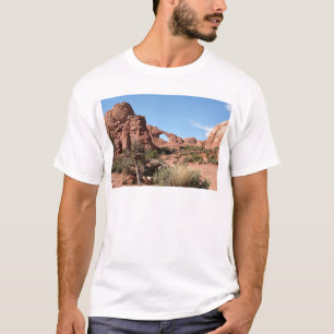 アーチの国立公園、モアブの近くで、ユタ、米国 Tシャツ