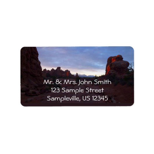 アーチの窓の歩道での日の出 ラベル (正面)