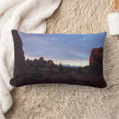 アーチの窓の歩道での日の出 ランバークッション (ブランケット)