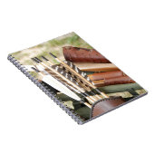 アーチェリー弓、矢と震え ノートブック (右側)