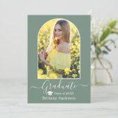 アーチキャップモダンセージ緑の卒業 案内状 (スタンド正面)